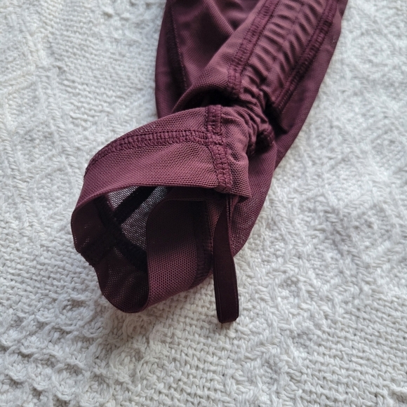 Lululemon Sweaty Endeavor Mesh Activewear Leggings - Tight Star Pixel Raspberry - Picture 7 of 11